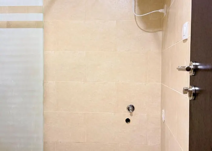 Aldau Heights Prestige Spacious Hotel-style Poolview 1br * Gurdaka