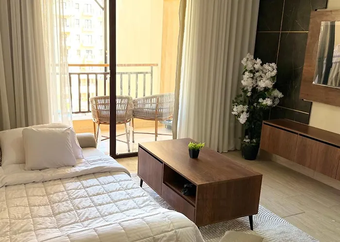 Apartmanhotel Aldau Heights Prestige Spacious Hotel-style Poolview 1br *