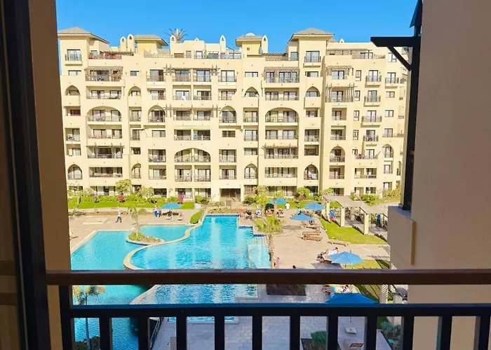 Apartmanhotel Aldau Heights Prestige Spacious Hotel-style Poolview 1br