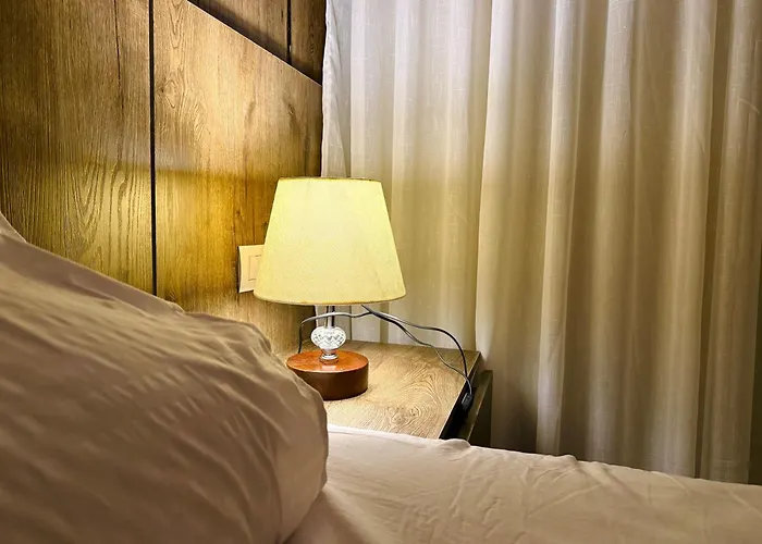 Aldau Heights Prestige Spacious Hotel-style Poolview 1br *