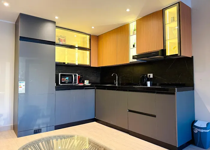 Aldau Heights Prestige Spacious Hotel-style Poolview 1br *