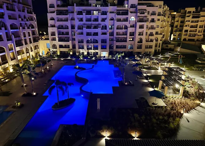 Apartmanhotel Aldau Heights Prestige Spacious Hotel-style Poolview 1br