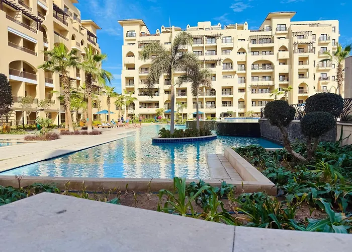 Aldau Heights Prestige Spacious Hotel-style Poolview 1br Gurdaka